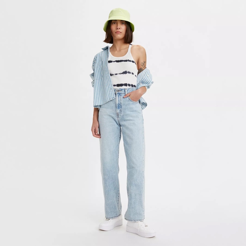 Levi’s High Waisted Taper Jeans NWT